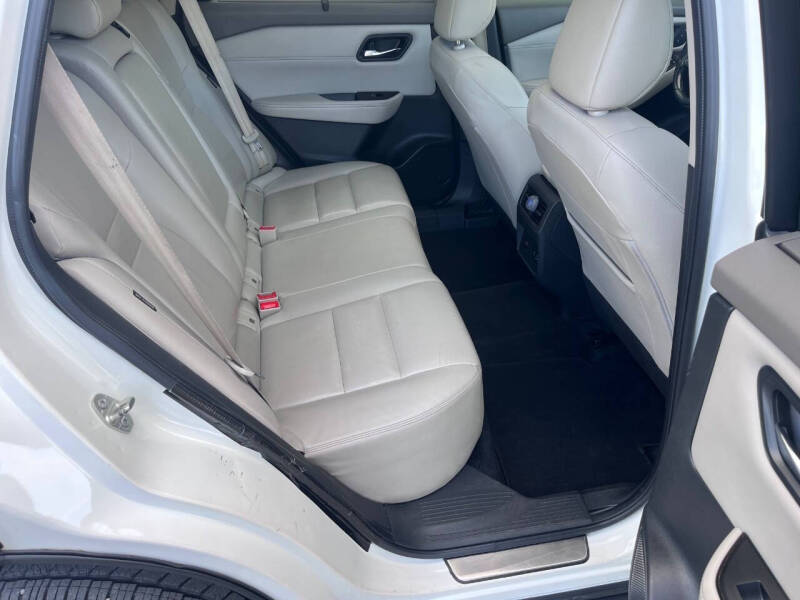 2023 Nissan Rogue SL