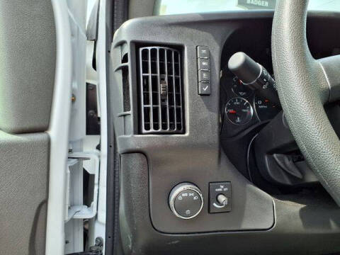 2025 Chevrolet Express 3500