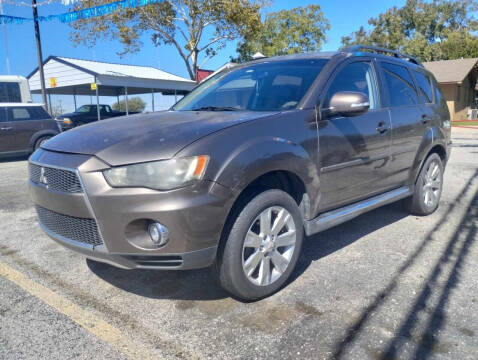 2011 Mitsubishi Outlander for sale at John 3:16 Motors in San Antonio TX