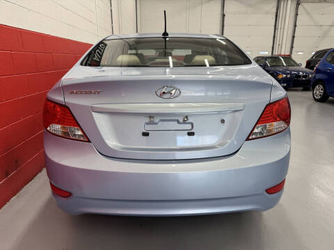 2012 Hyundai Accent GLS