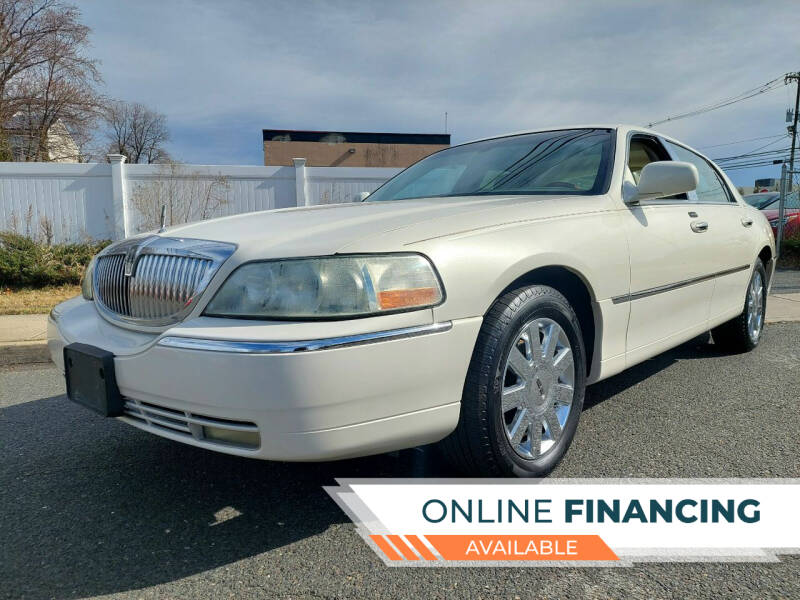 2007 Lincoln Town Car for sale at New Jersey Auto Wholesale Outlet in Union Beach NJ