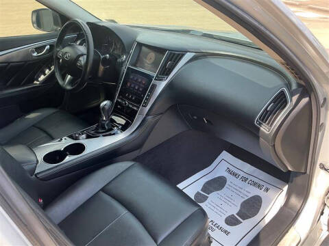2015 Infiniti Q50