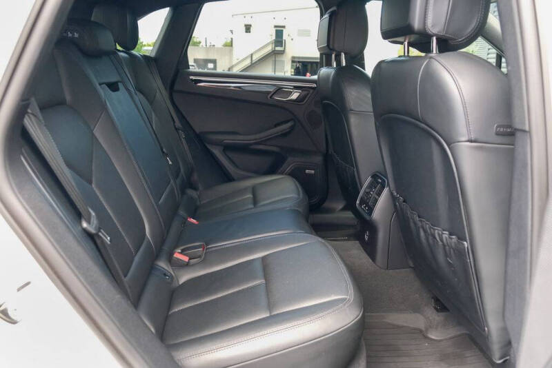 2022 Porsche Macan S