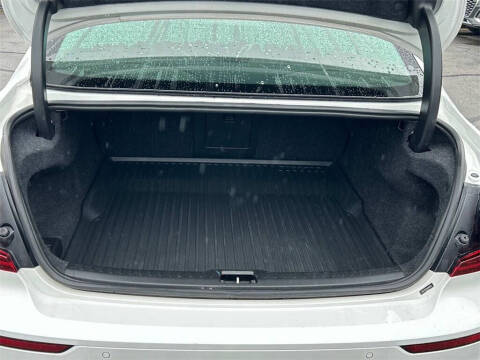 2022 Volvo S60 B5 Momentum