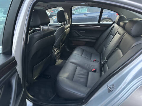 2015 BMW 5 Series 528i xDrive