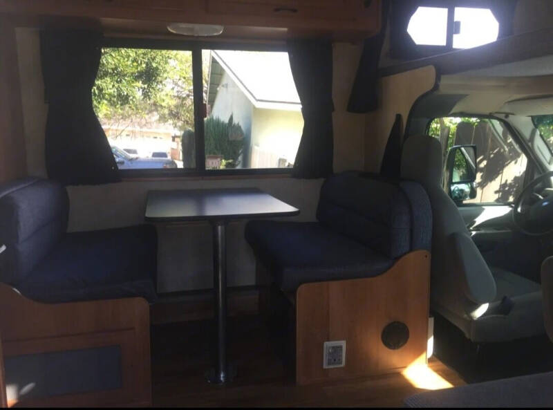 2003 Ford E-Series E-250 SD