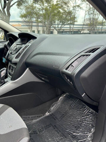 2012 Ford Focus SE