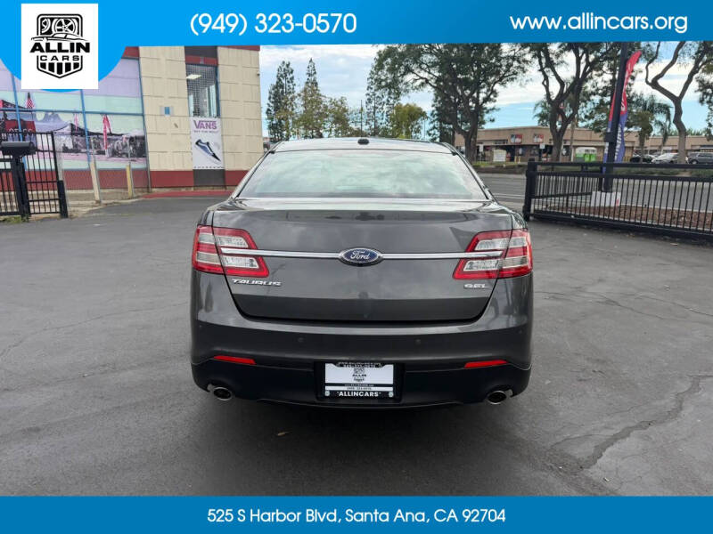 2018 Ford Taurus SEL