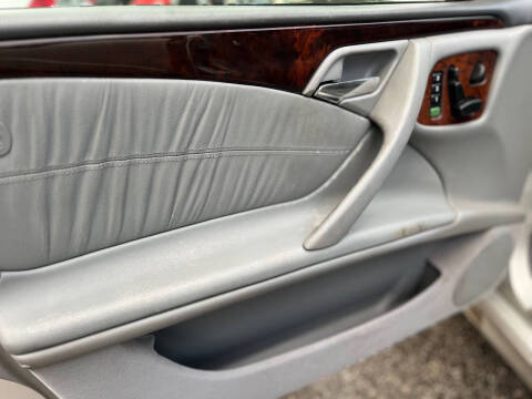 2001 Mercedes-Benz E-Class E 320