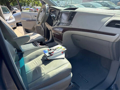 2011 Toyota Sienna