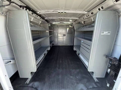 2022 Chevrolet Express 2500