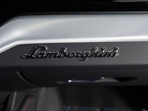 2024 Lamborghini Urus S