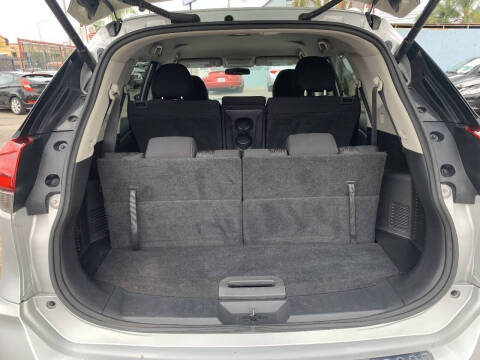 2017 Nissan Rogue SV
