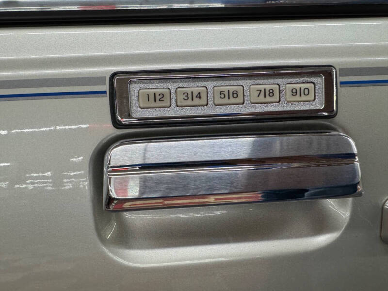 1988 Lincoln Mark VII Bill Blass