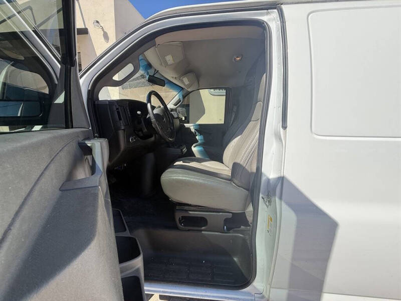 2023 GMC Savana 2500