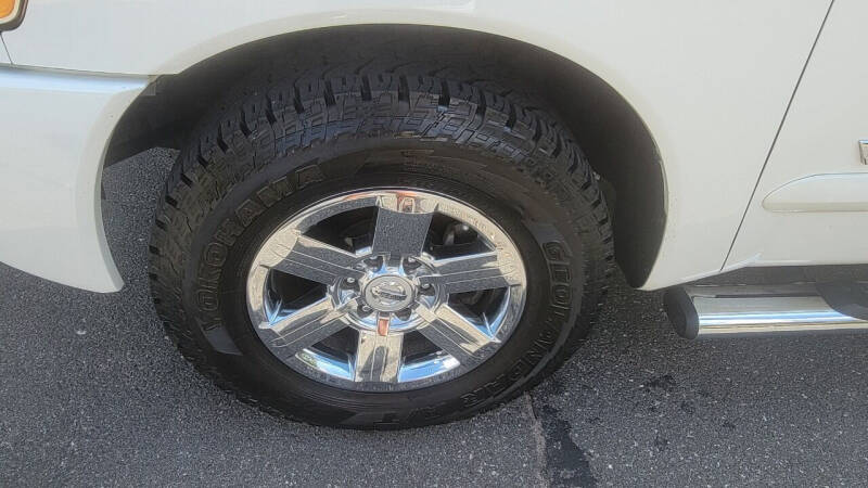 2011 Nissan Titan SL