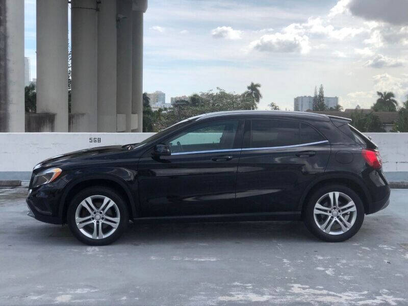 2015 MERCEDES-BENZ GLA-Class SUV / Crossover - $21,999