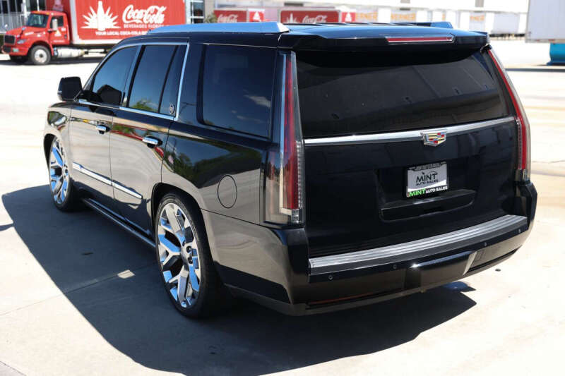 2016 Cadillac Escalade Platinum