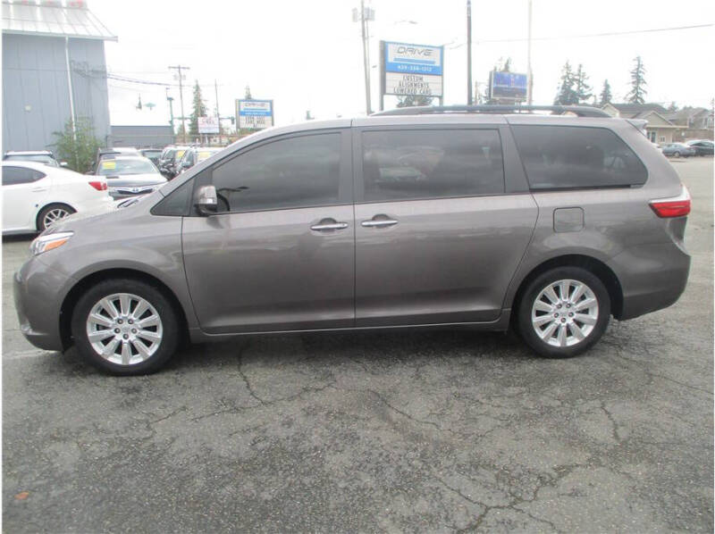 2015 Toyota Sienna Limited Premium 7-Passenger