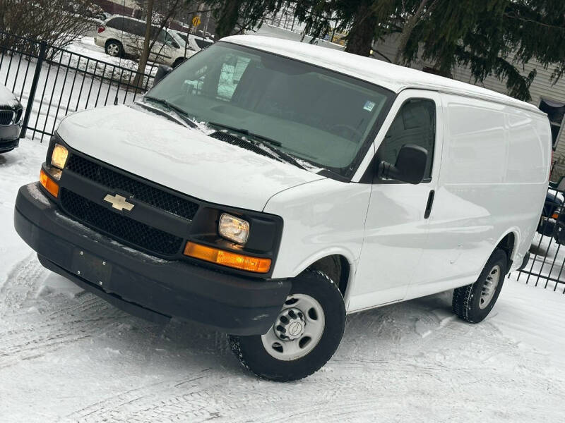2016 Chevrolet Express Cargo Work Van's photo