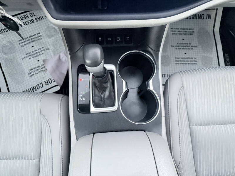 2019 Toyota Highlander LE Plus