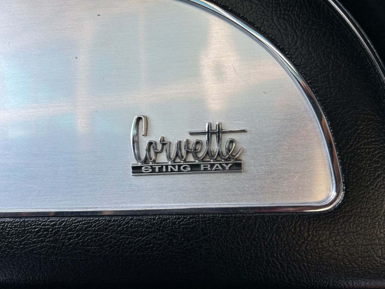 1966 Chevrolet Corvette 26