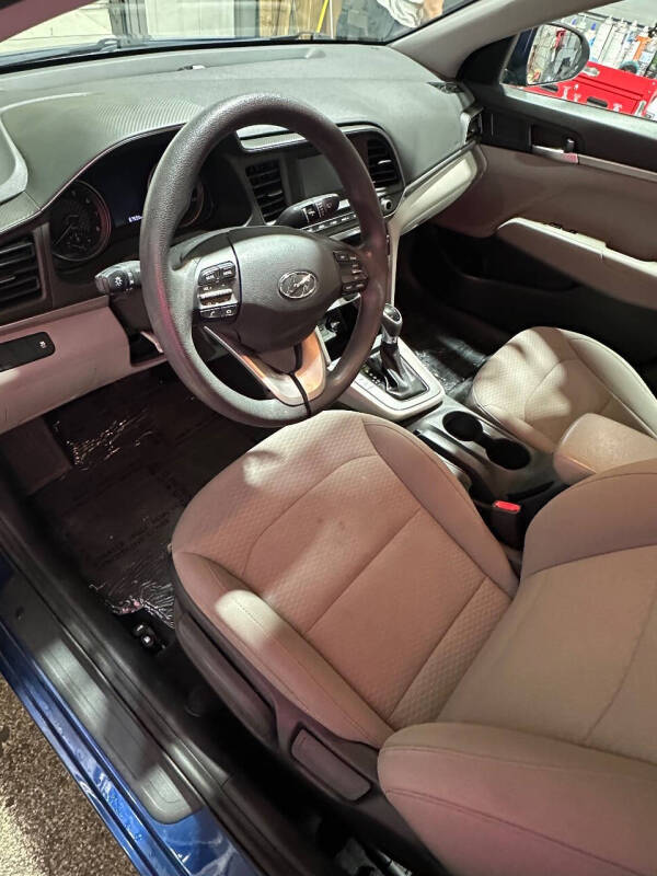 2019 Hyundai Elantra SE