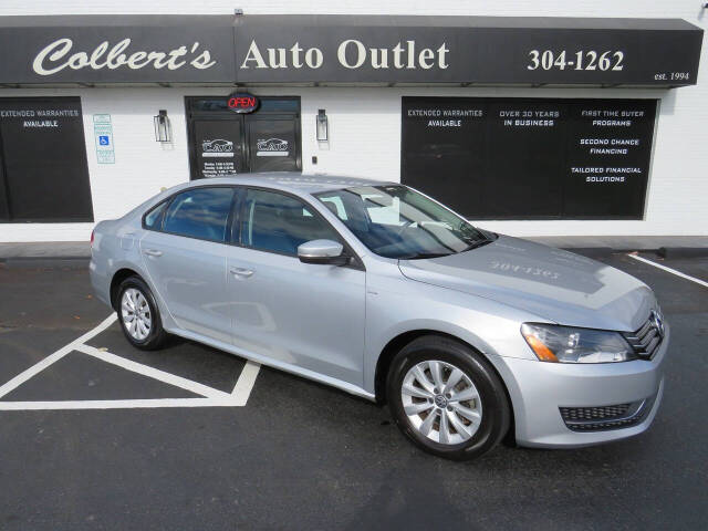 2014 Volkswagen Passat for sale at Colbert's Auto Outlet in Hickory, NC