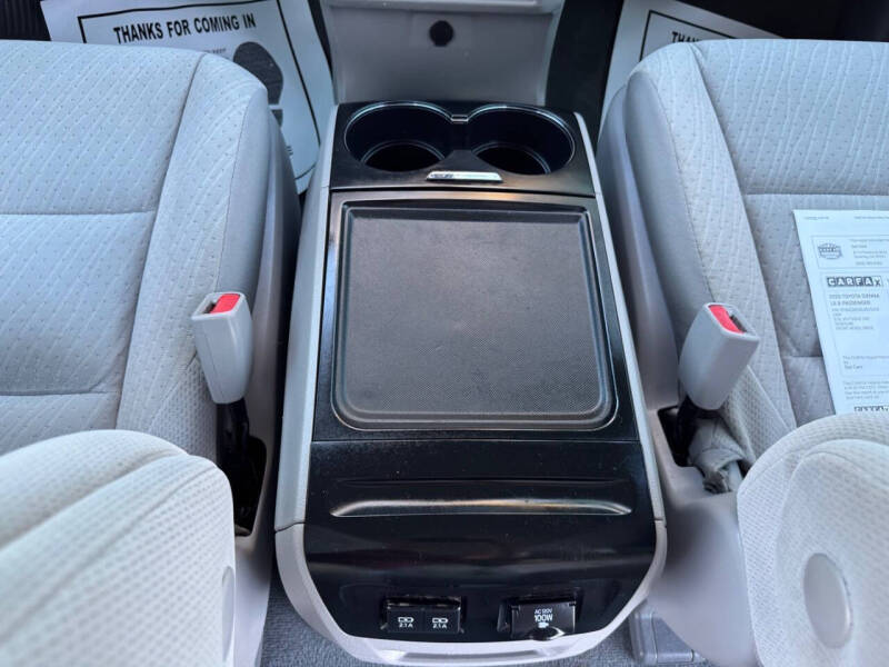 2020 Toyota Sienna LE 8-Passenger