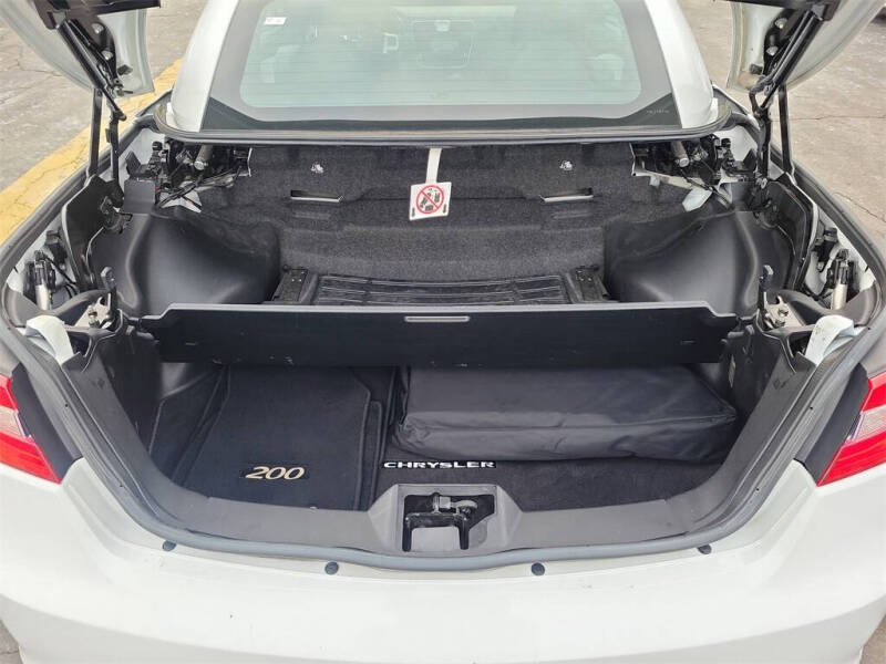 2012 Chrysler 200 Limited