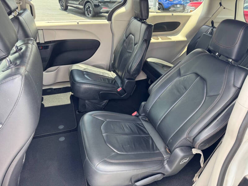 2017 Chrysler Pacifica Touring Plus