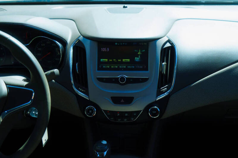 2018 Chevrolet Cruze LS Auto