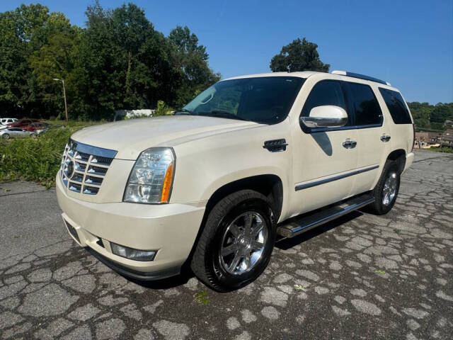 2007 Cadillac Escalade for sale at Car ConneXion Inc in Knoxville, TN