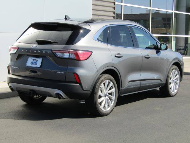 2022 Ford Escape Titanium