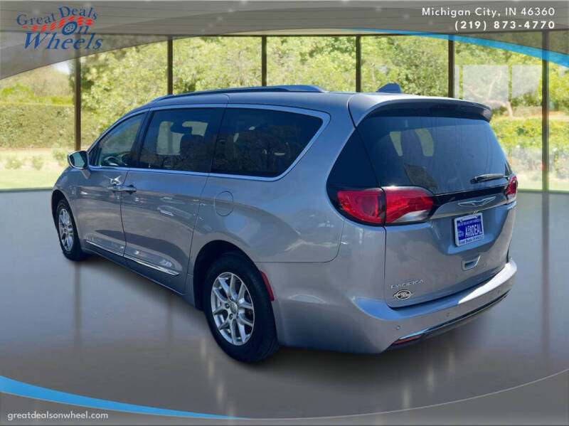 2020 Chrysler Pacifica Touring L