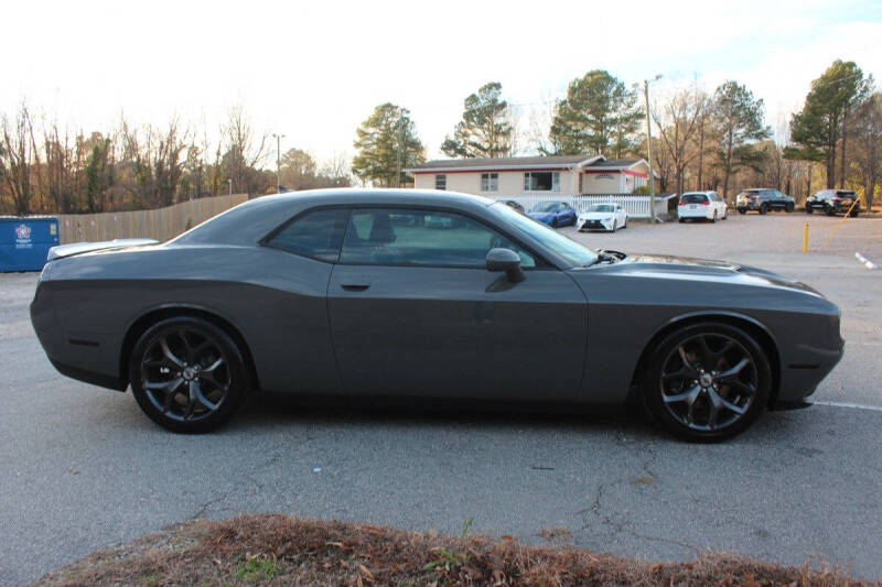 2018 Dodge Challenger SXT Plus