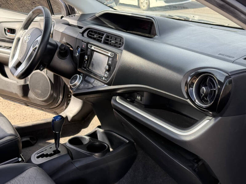 2017 Toyota Prius c Three