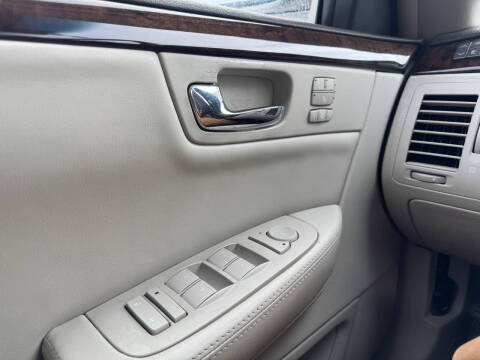 2010 Cadillac DTS Luxury Collection