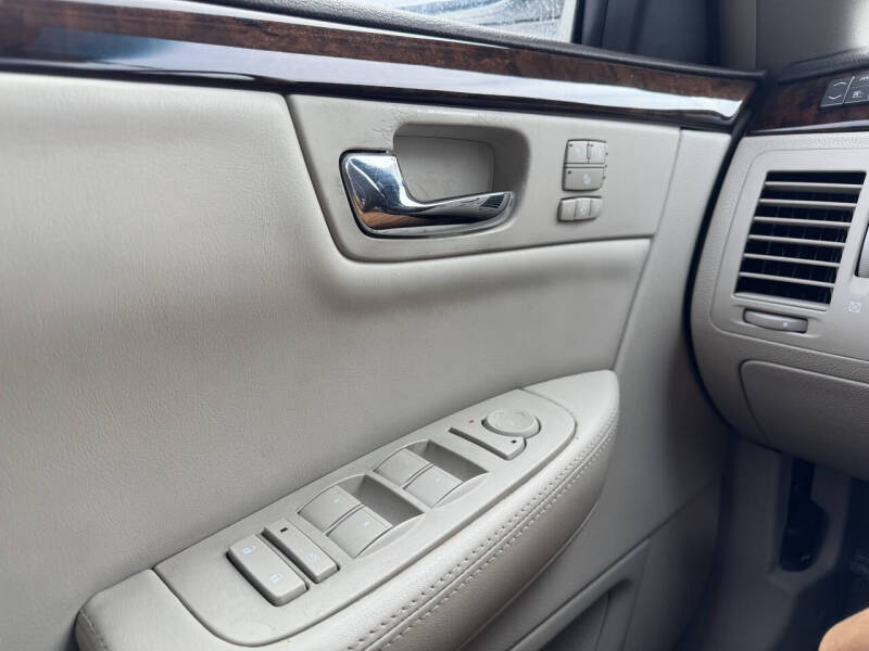 2010 Cadillac DTS Luxury Collection