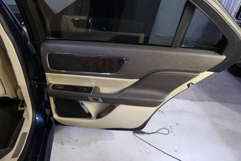 2017 Lincoln Continental Select