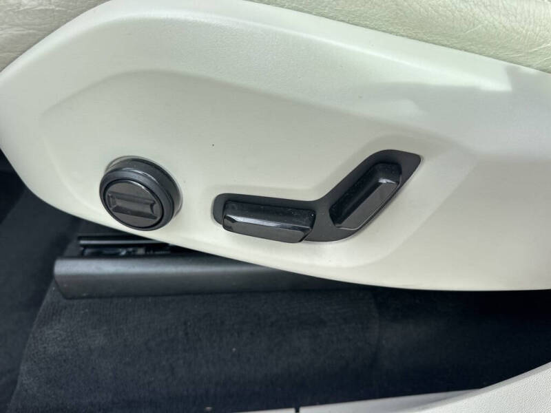 2023 Volvo XC90 B5 Core