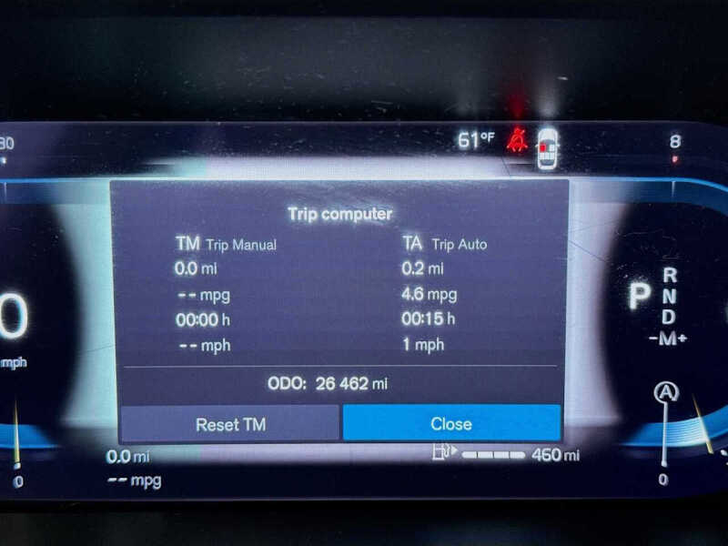 2023 Volvo XC60 B5 Plus Dark Theme