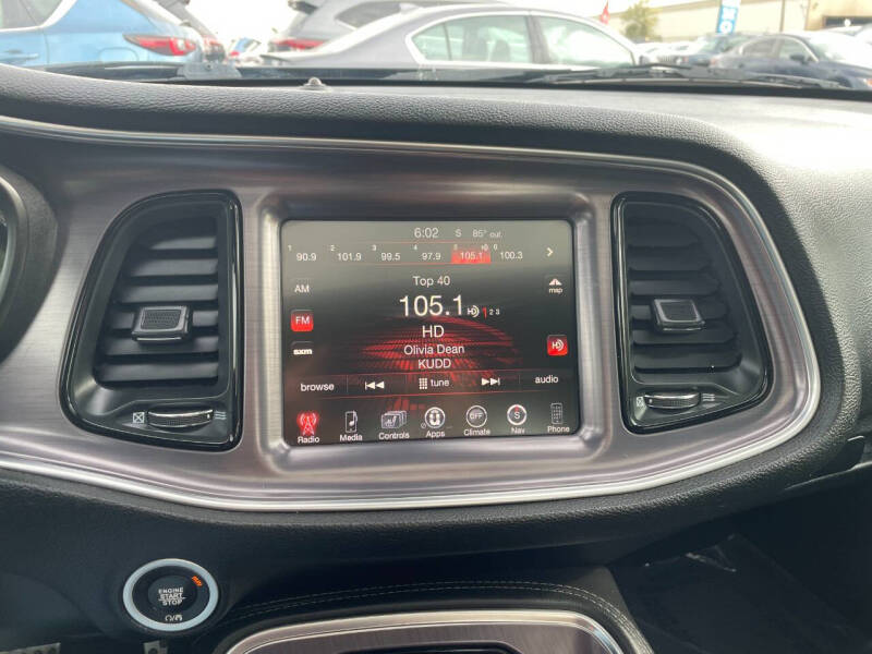 2016 Dodge Challenger SXT Plus
