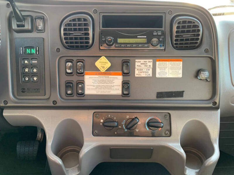 2014 Freightliner M2 106
