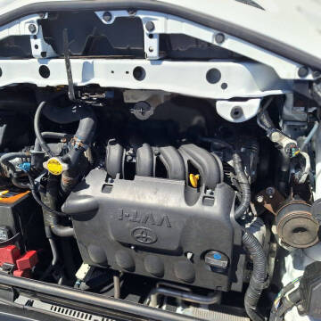 2012 Toyota Yaris 5-Door SE