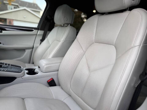 2017 Porsche Macan S