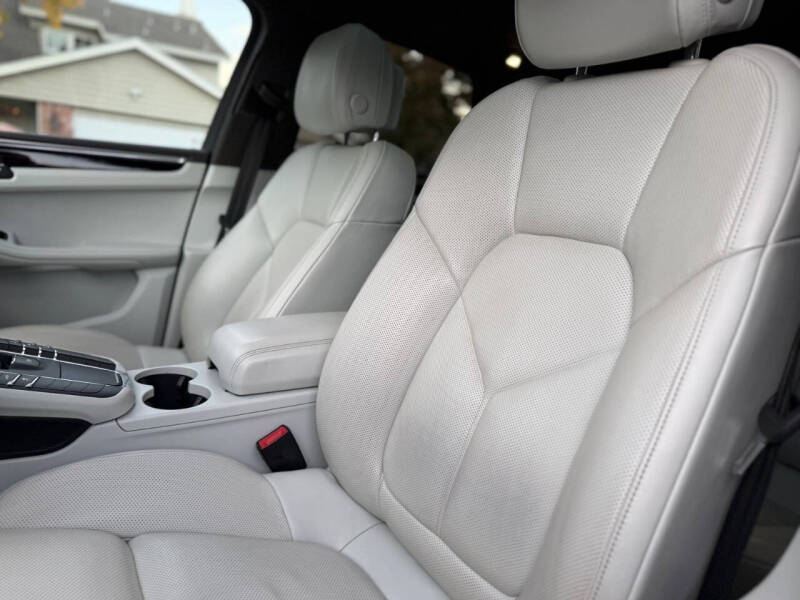 2017 Porsche Macan S