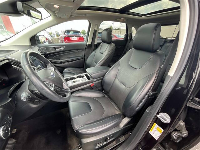 2022 Ford Edge Titanium