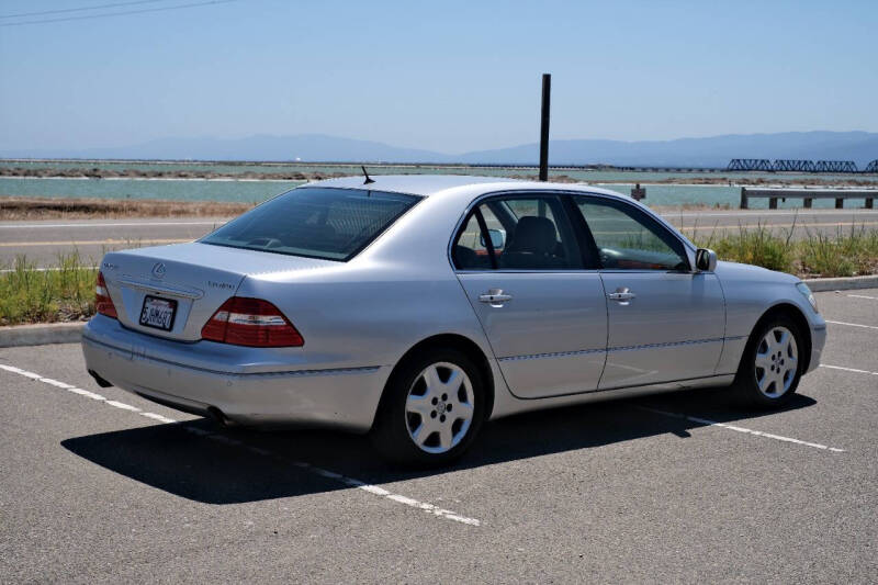 2004 Lexus LS 430