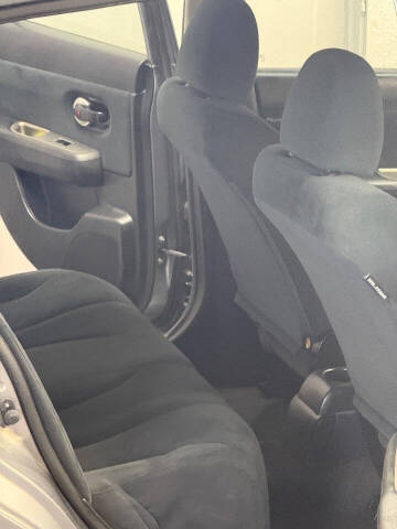 2010 Nissan Versa 1.8 S